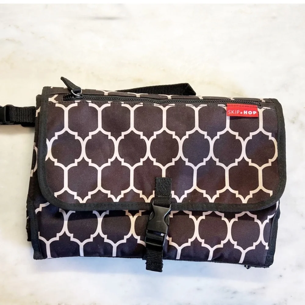 Skip Hop Dark Brown Patterned Portable Changing Pad